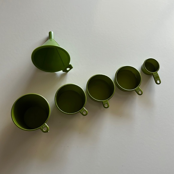 Vintage Kitchen Cooking Measuring Cups 1970 's Avocado Green 6 piece Set Baking - Picture 2 of 7